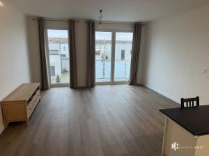 Pronájem bytu 1+kk, Praha - Hostavice, Hrabovská, 46 m2