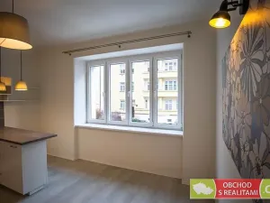 Pronájem bytu 2+kk, Praha - Podolí, Na Zlatnici, 51 m2