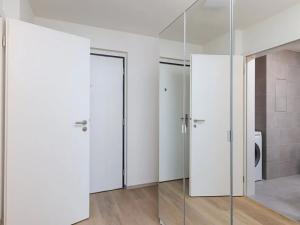 Pronájem bytu 1+kk, Praha - Hloubětín, Laponská, 32 m2