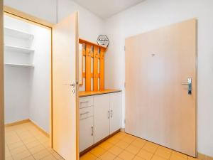 Prodej bytu 2+kk, Praha - Hostavice, U Hostavického potoka, 43 m2