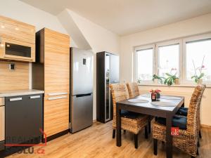 Pronájem bytu 2+kk, Praha - Vysočany, Freyova, 59 m2