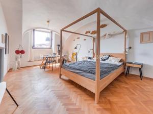 Prodej apartmánu, Nové Město nad Metují, Husovo náměstí, 730 m2