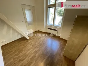 Pronájem bytu 2+kk, Praha - Smíchov, Kmochova, 35 m2