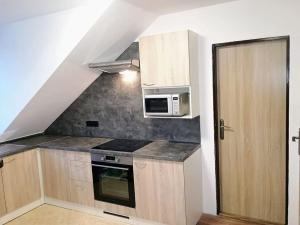 Pronájem bytu 2+kk, Praha - Čakovice, Cukrovarská, 54 m2