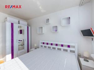 Pronájem bytu 2+kk, Praha - Bohnice, Zelenohorská, 42 m2