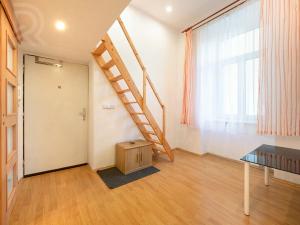 Pronájem bytu 2+kk, Praha - Smíchov, Zborovská, 31 m2