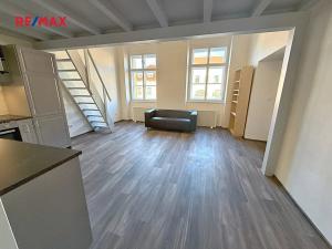 Pronájem bytu 2+kk, Chrudim, Resselovo náměstí, 52 m2