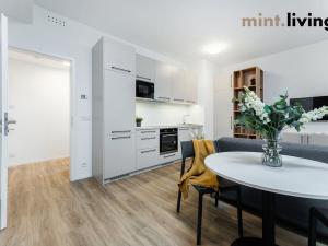 Pronájem bytu 2+kk, Praha - Vysočany, Odkolkova, 62 m2