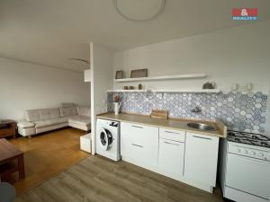 Pronájem bytu 2+kk, Ostrava - Poruba, Francouzská, 58 m2