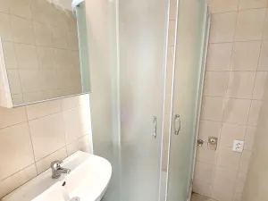 Pronájem bytu 1+kk, Praha - Podolí, Kaplická, 35 m2