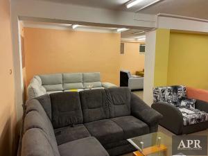 Pronájem obchodního prostoru, Uherský Brod, Mariánské nám., 250 m2