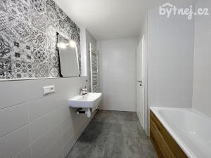 Pronájem bytu 2+kk, Olomouc, Eduarda Hamburgera, 56 m2