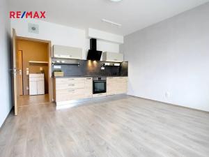 Pronájem bytu 1+kk, Praha - Čakovice, Bermanova, 36 m2