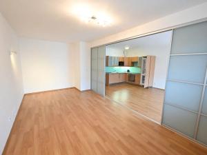 Pronájem bytu 1+kk, Praha - Řeporyje, Wiesenthalova, 61 m2