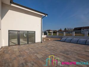 Prodej vily, Větrušice, 250 m2