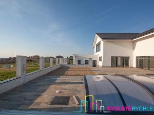 Prodej vily, Větrušice, 250 m2