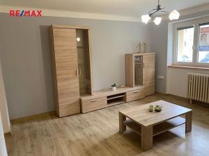 Prodej bytu 2+1, Jesenice, Školní, 56 m2