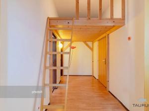 Prodej bytu 2+1, Trnová, 84 m2