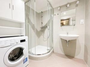 Pronájem bytu 1+kk, Praha - Uhříněves, Františka Diviše, 30 m2