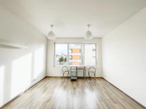 Pronájem bytu 1+kk, Praha - Uhříněves, Františka Diviše, 30 m2