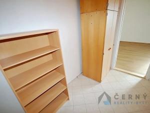 Pronájem bytu 1+1, Liberec, Bezová, 42 m2