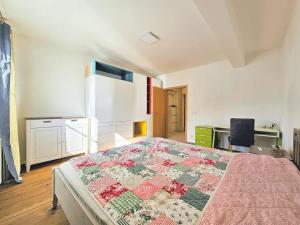 Pronájem bytu 3+kk, Praha - Břevnov, Šlikova, 102 m2