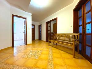 Pronájem vily, Statenice, Za Roklí, 336 m2
