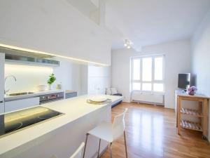 Pronájem bytu 1+kk, Praha - Břevnov, Šlikova, 27 m2