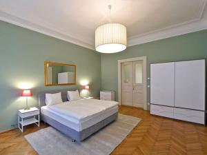 Pronájem bytu 3+1, Praha - Nové Město, Truhlářská, 101 m2