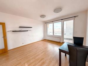 Pronájem bytu 1+kk, Praha - Horní Měcholupy, Mantovská, 40 m2