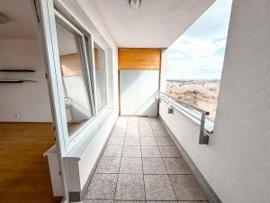 Pronájem bytu 1+kk, Praha - Horní Měcholupy, Mantovská, 40 m2
