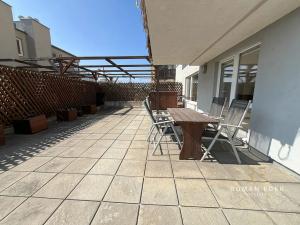Pronájem bytu 3+kk, Praha - Vysočany, Pod Harfou, 160 m2