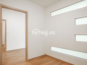 Pronájem bytu 2+kk, Praha - Bubeneč, Verdunská, 37 m2