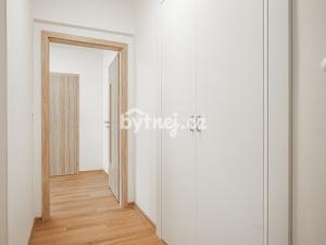 Pronájem bytu 2+kk, Praha - Bubeneč, Verdunská, 37 m2