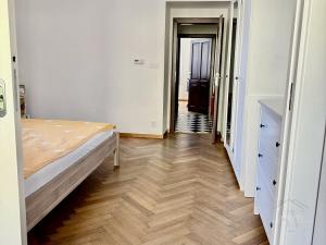 Pronájem bytu 2+1, Praha - Nusle, Závišova, 54 m2