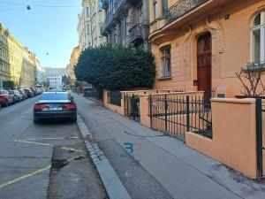 Prodej garáže, Praha - Bubeneč, Šmeralova, 19 m2