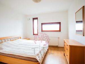 Pronájem bytu 3+kk, Praha - Podolí, Jeremenkova, 90 m2