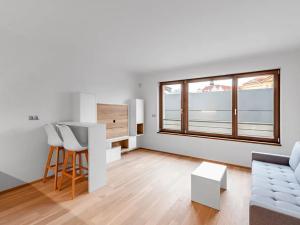 Pronájem bytu 1+kk, Praha - Vysočany, Bassova, 34 m2