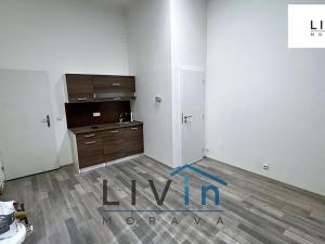 Pronájem obchodního prostoru, Olomouc, Palachovo nám., 122 m2