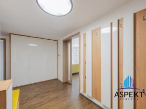 Prodej bytu 4+kk, Praha - Holešovice, Sanderova, 135 m2