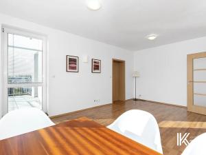 Pronájem bytu 3+kk, Pardubice, Dubová, 75 m2