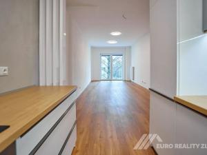 Pronájem bytu 2+kk, Zlín, Ševcovská, 65 m2
