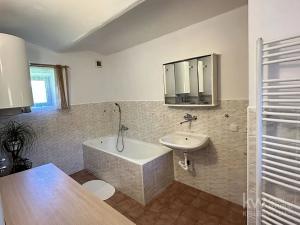 Pronájem rodinného domu, Sloveč, 68 m2