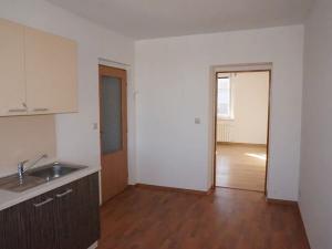 Prodej bytu 1+1, Ostrov, Hroznětínská, 37 m2