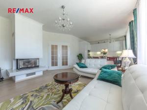 Prodej rodinného domu, Svárov, Ptická, 271 m2