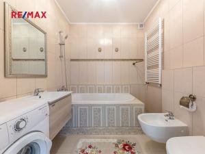 Prodej rodinného domu, Svárov, Ptická, 271 m2