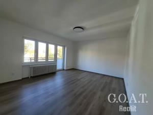 Prodej bytu 3+1, Plzeň, Nad Týncem, 77 m2
