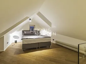 Prodej bytu 2+kk, Praha - Staré Město, U obecního dvora, 125 m2