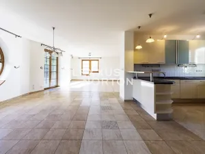 Pronájem vily, Praha - Nebušice, Spojová, 410 m2