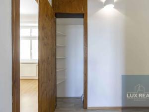 Prodej bytu 3+1, Znojmo, Jarošova, 78 m2